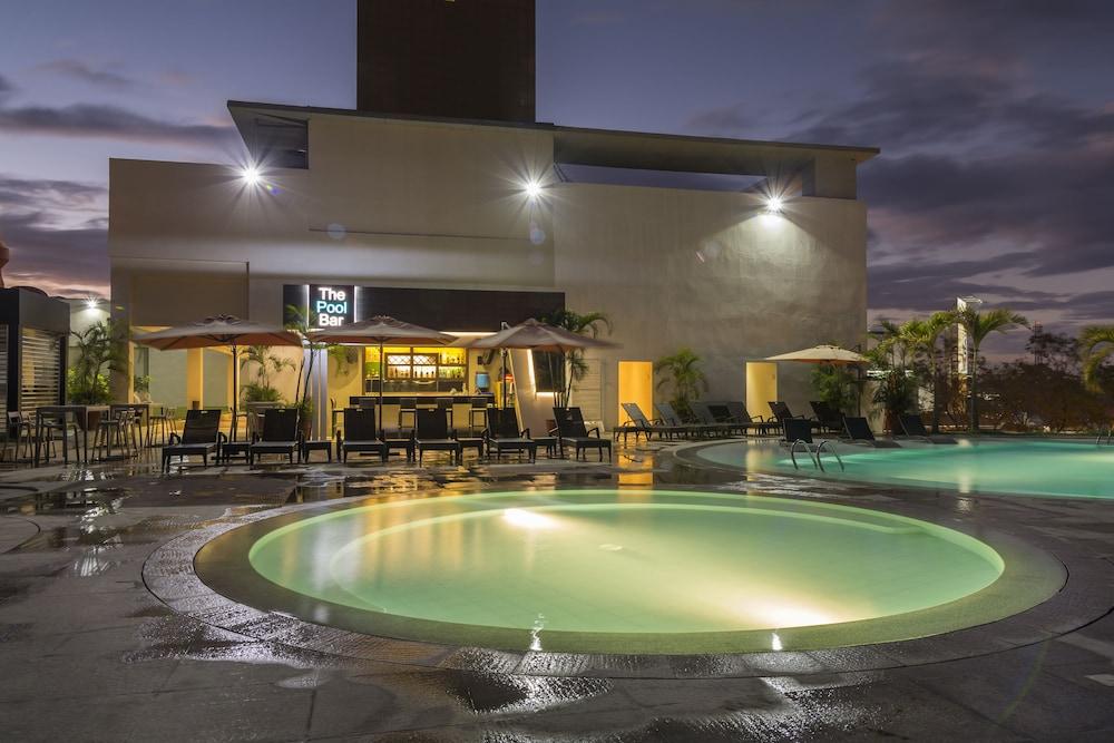 Limketkai Luxe Hotel Cagayan de Oro Bagian luar foto
