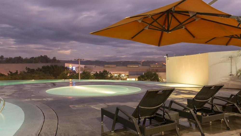 Limketkai Luxe Hotel Cagayan de Oro Bagian luar foto
